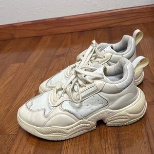 Vintage Adidas Supercourt sneakers